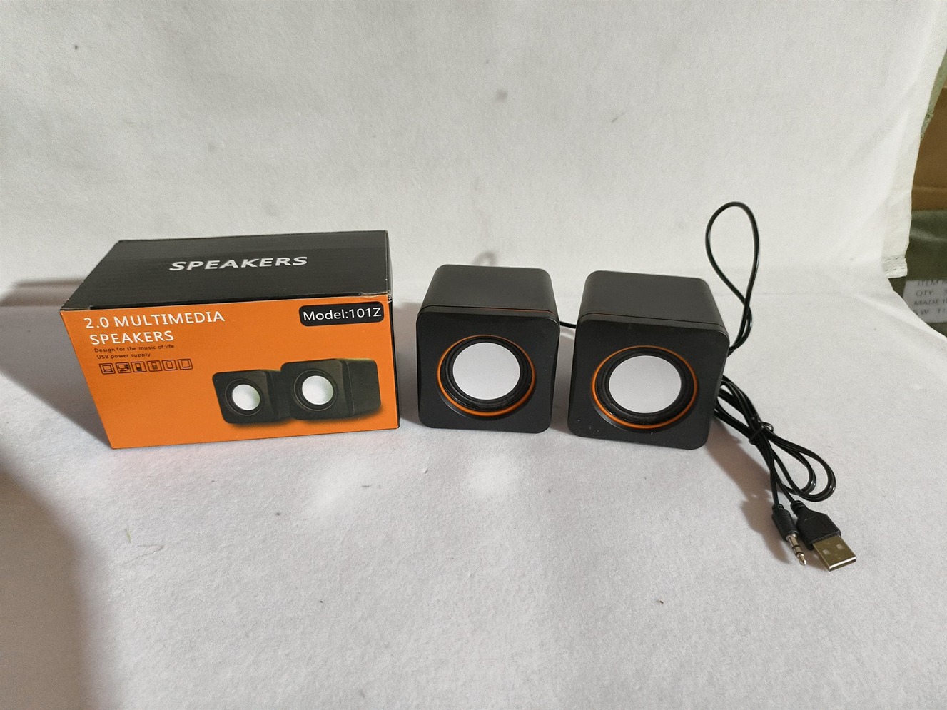   PARLANTE PARA PC CON CABLE ECONOMICO JG-PARECO